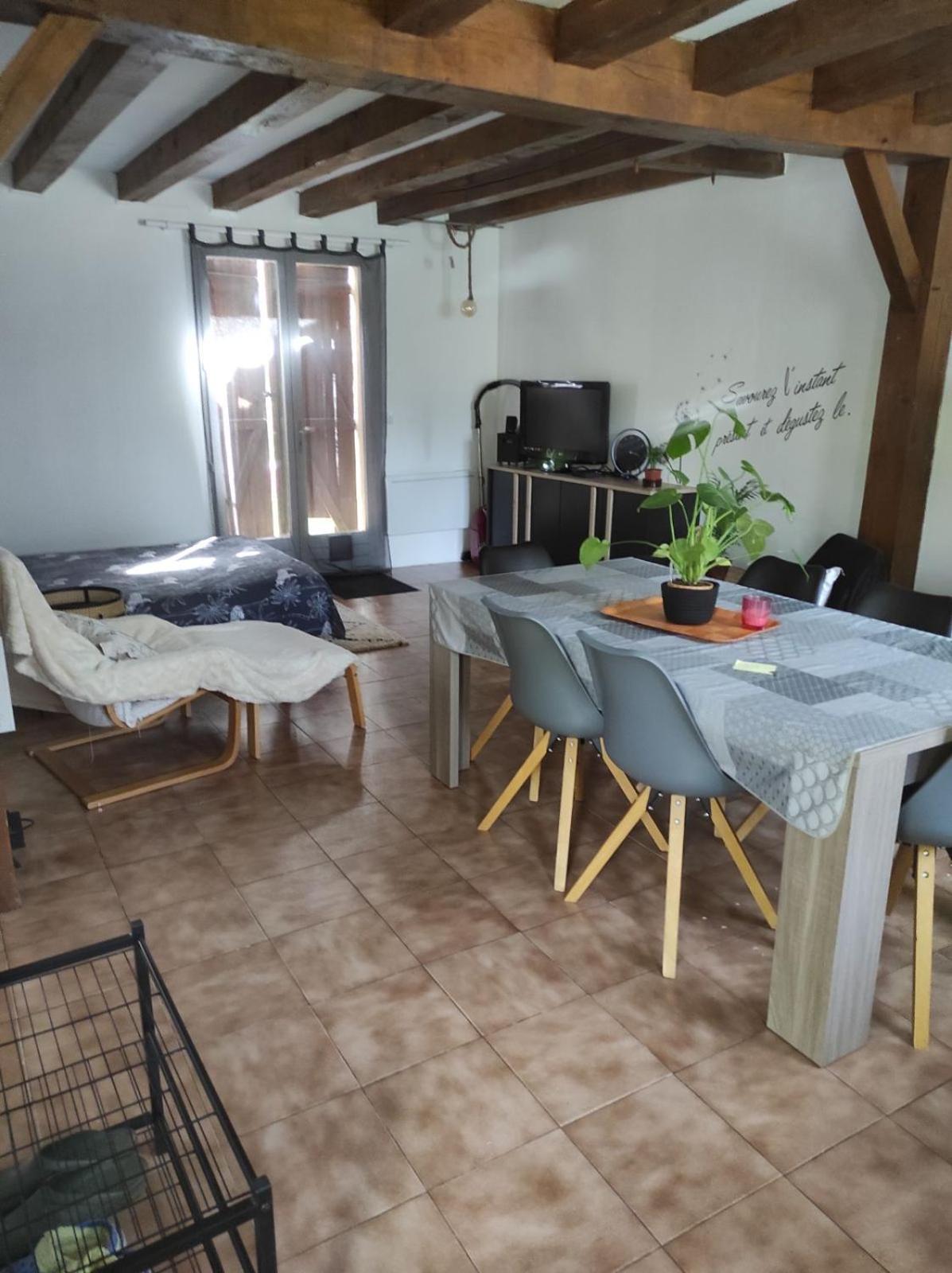 Maison De Campagne Au Calme Chuelles 外观 照片